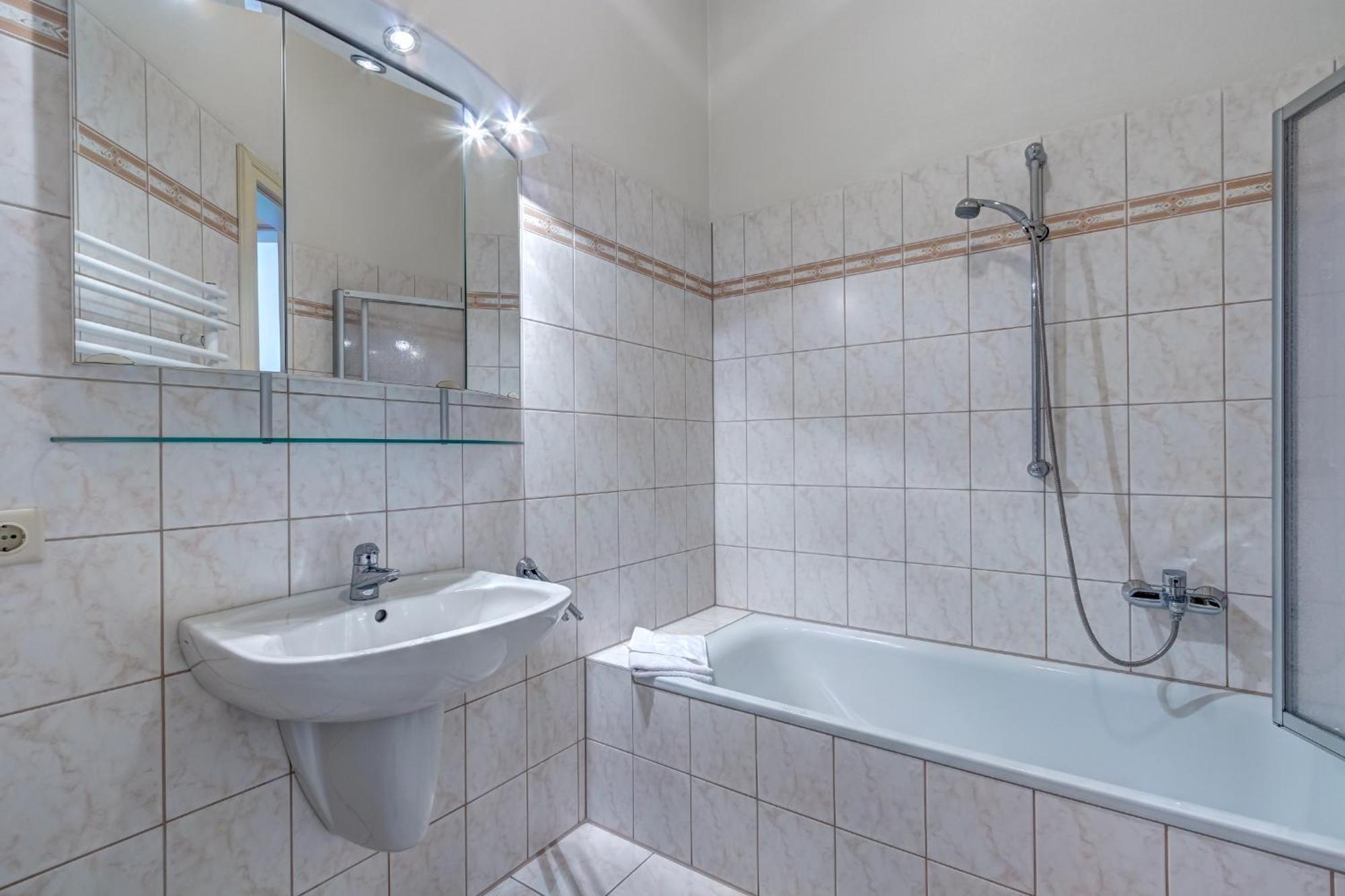 Villa Ahlbeck - Ferienwohnung Kuehlungsborn Heringsdorf  Exteriér fotografie
